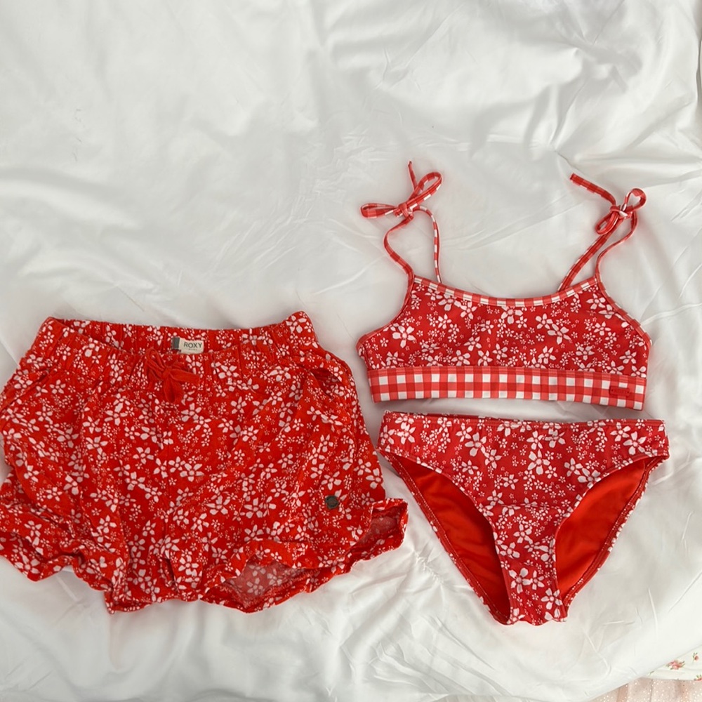 Girls Roxy Two Piece Bathing Suit/ Swimsuit/ Bikini and matching Shorts!